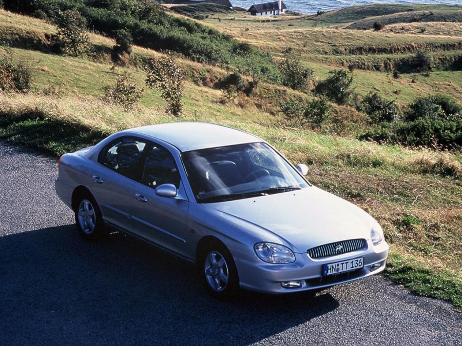  Hyundai Sonata 1998 года  (фото 6 из 9)